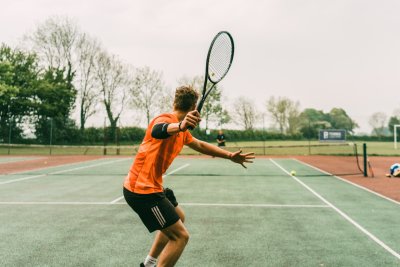 Comfort, stijl en prestatie: de voordelen van K-Swiss tennisschoenen